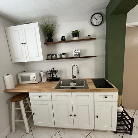 Apartmán La Casita Of Raymond James Stadium Tampa Exteriér fotografie